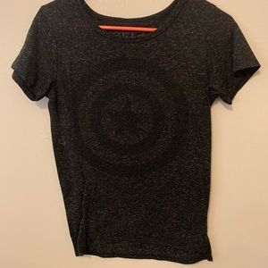 🍁🍁Captain America T shirt.